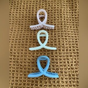 🩷 NWOT Set of 3 Medium Large Butterfly Hair Claw Clips Pastel Pink Blue White